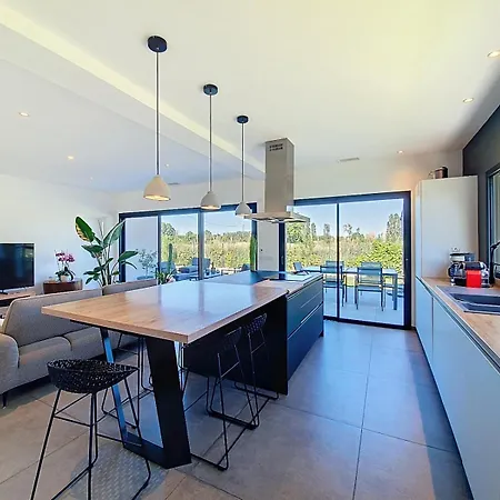 Moderne A Saint-cyprien * Сен-Сиприен
